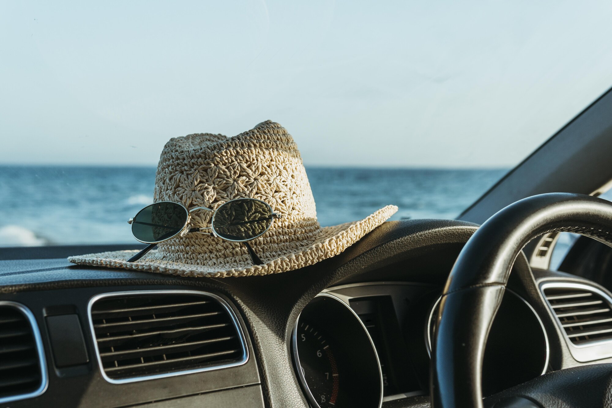 hat-sunglasses-car-board hat-sunglasses-car-board