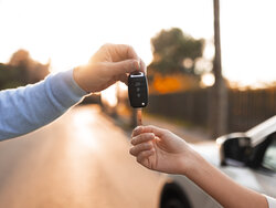 Náhradné vozidlo ako konkurenčná výhoda pre maklérov INSIA